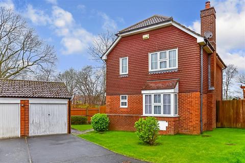 Hawkwood, Maidstone, Kent 3 bed detached house for sale