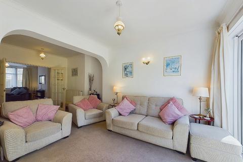Springfield Road, Bexleyheath DA7 6 bed semi
