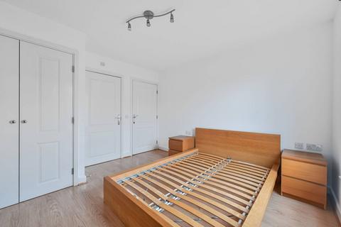 Tarves Way, Greenwich, London, SE10 2 bed flat for sale