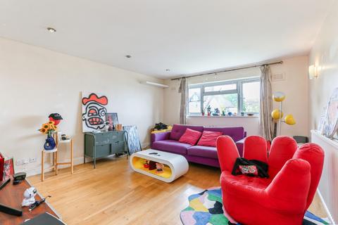 Canonbie Road, London 2 bed flat for sale