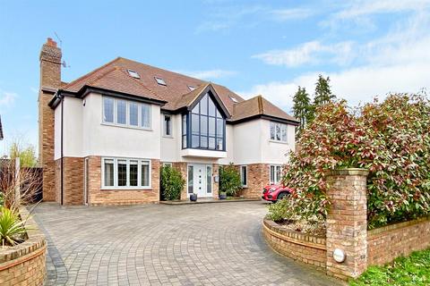 6 bedroom detached house for sale