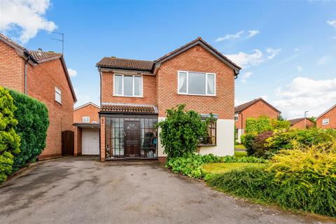 Yellowhammer Court, Kidderminster 4 bed detached house for sale