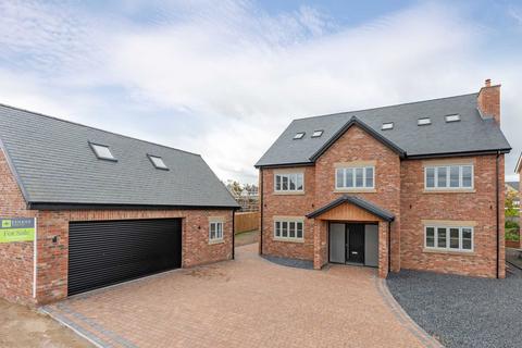 6 bedroom detached house for sale