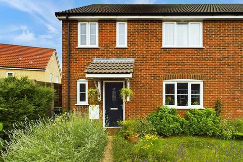 4 bedroom semi-detached house for sale