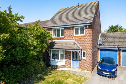 Woodcock Court, Reading RG7 3 bed link detached house for sale