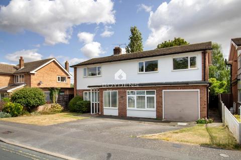 Oaks Drive, Colchester CO3 5 bed detached house for sale