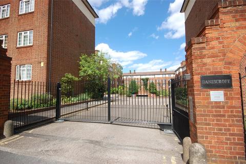 Brent Street, Hendon, NW4 3 bed apartment for sale