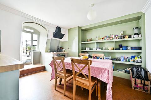 Redcliffe Square, Chelsea, London, SW10 2 bed flat for sale