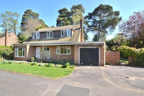 Ferbies, Fleet GU52 4 bed detached house for sale