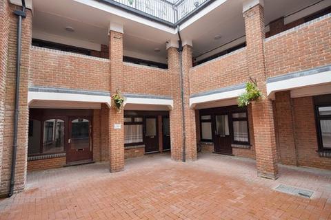 Castle Walk, Stansted Mountfitchet CM24 1 bed flat for sale