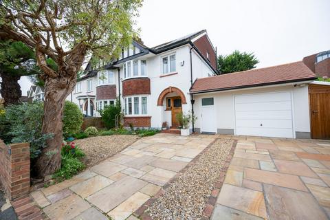 5 bedroom semi-detached house for sale