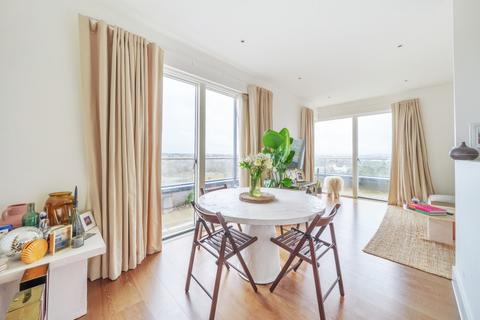 Tizzard Grove, Blackheath, London 2 bed apartment for sale