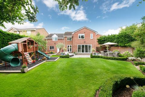 Heron Drive, Wakefield, WF2 5 bed detached house for sale