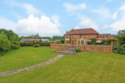 13 bedroom country house for sale