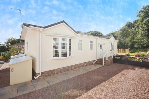 Kenilworth, Warwickshire, CV8 2 bed park home for sale