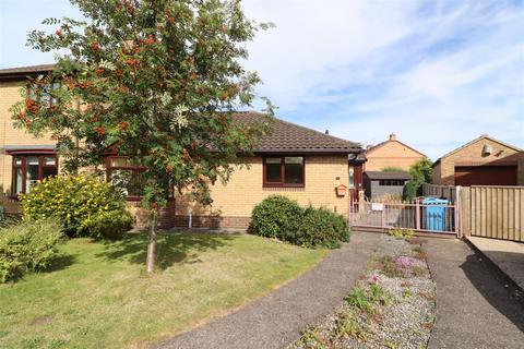 2 bedroom semi-detached bungalow for sale