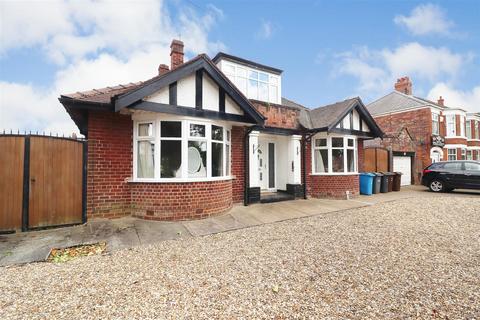 Anlaby Road, Hull 4 bed detached bungalow for sale