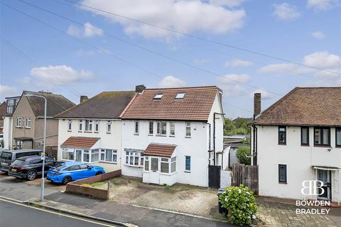 7 bedroom semi-detached house for sale