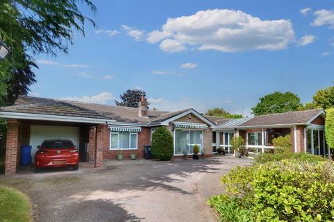 Parkside Drive, Long Eaton 5 bed detached bungalow for sale