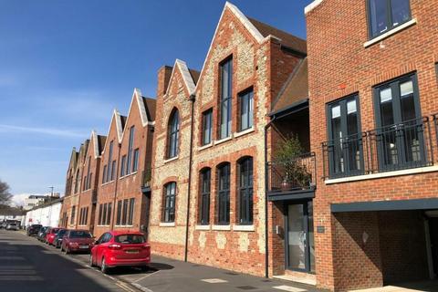 18 Ham Road, Shoreham By Sea 3 bed maisonette for sale