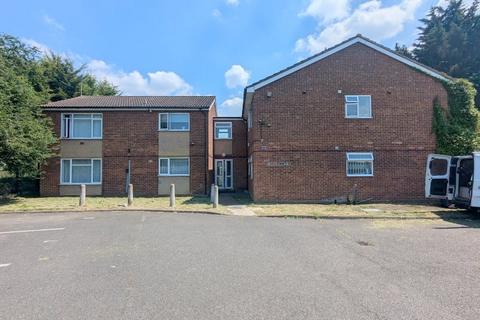 2 bedroom ground floor flat for sale