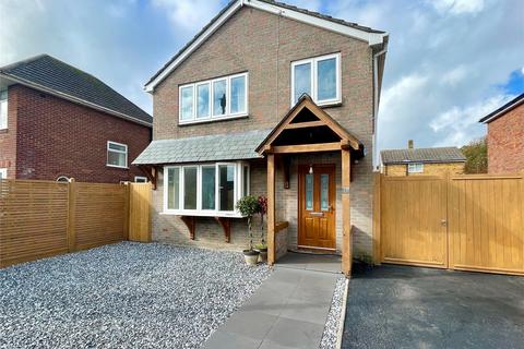 Queens Road, Christchurch BH23 3 bed detached house for sale