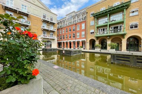 Wharf House, Waterside, Dickens Heath 3 bed apartment for sale