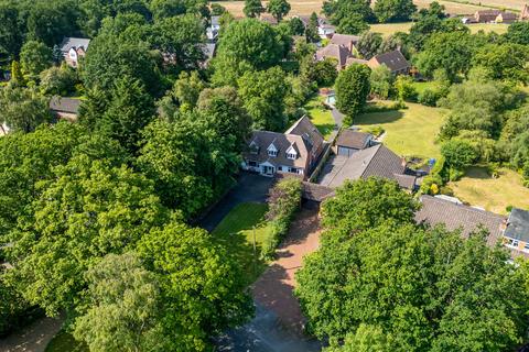 Birchy Close, Dickens Heath, Solihull 5 bed detached house for sale
