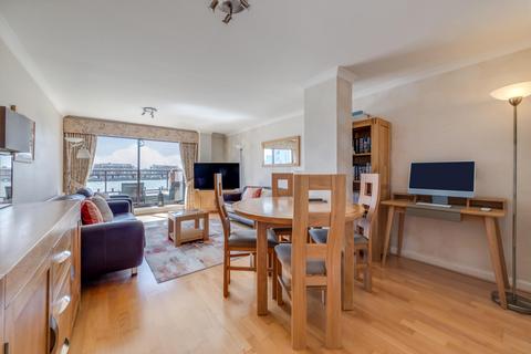 Free Trade Wharf, Wapping, London, E1W 2 bed apartment for sale