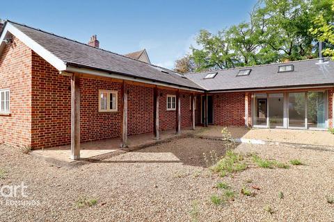 Southgate Street, Bury St Edmunds 3 bed detached bungalow for sale