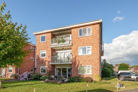 Ferndown Close, Taunton 2 bed flat for sale