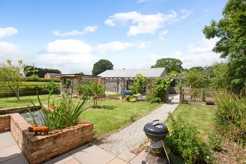 Frittenden Road, Biddenden, Ashford... 4 bed semi