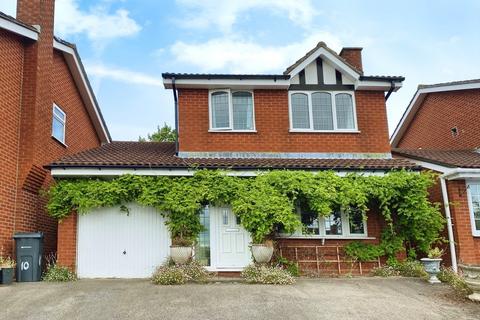 Mills Avenue, Sutton Coldfield B76 3 bed detached house for sale