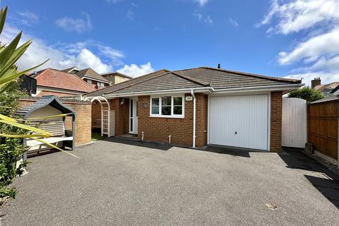 Stuart Road, Christchurch BH23 2 bed bungalow for sale