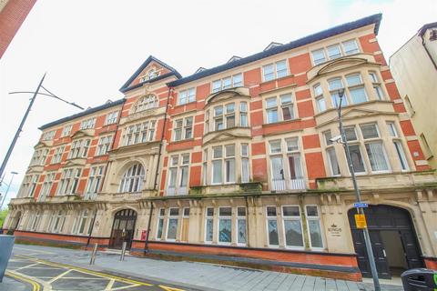 Kings Court, High Street, Newport 2 bed flat for sale