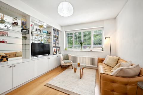 Shelley House, Churchill Gardens... 1 bed flat for sale