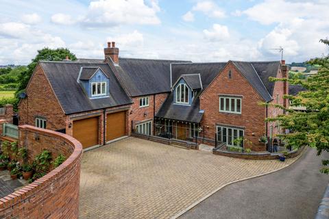 6 bedroom detached house for sale