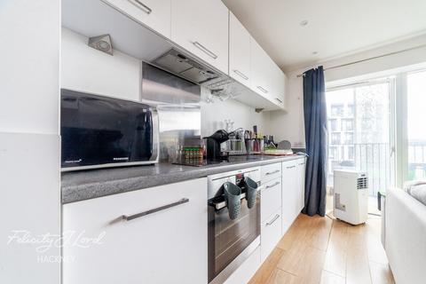 Atkins Square, Hackney, E8 1 bed flat for sale