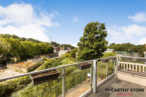 Stroudwater Court, 1 Cainscross Road... 2 bed apartment for sale