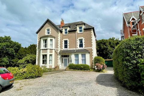 Marine Road, Colwyn Bay 9 bed detached house for sale
