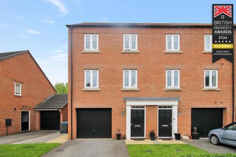 Blackthorn Road, Northallerton DL7 3 bed end of terrace house for sale