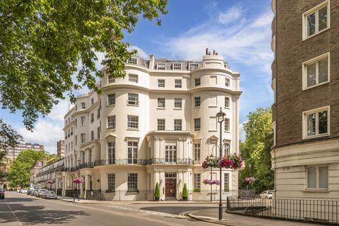 Hyde Park Square, Hyde Park, London 3 bed flat for sale