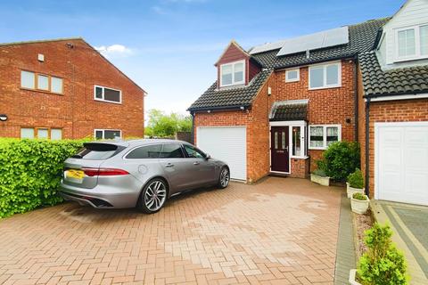 Brackenfield Way, Thurmaston, LE4 3 bed end of terrace house for sale