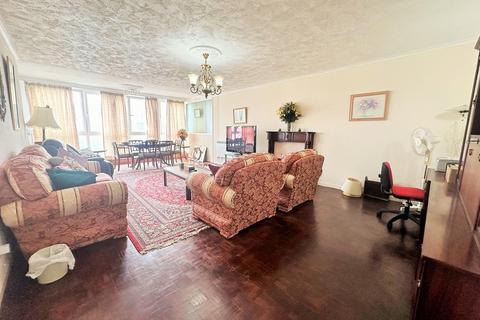 Sussex Heights, Brighton 2 bed ground floor flat for sale