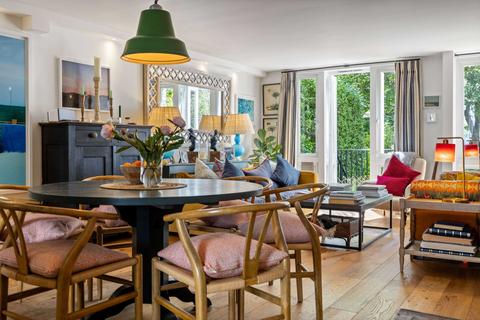 Powis Square, Notting Hill, W11 2 bed maisonette for sale