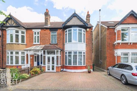 5 bedroom semi-detached house for sale