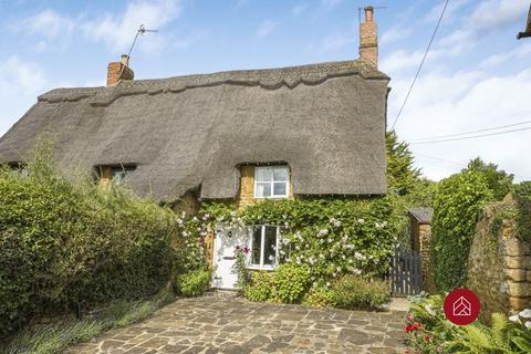 Banbury OX15 3 bed cottage for sale