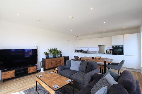 Poppy House, Hounslow TW4 2 bed apartment for sale
