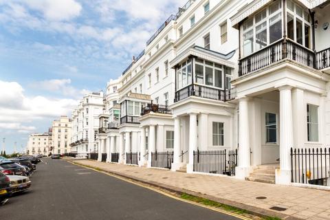 4 Chichester Terrace, Brighton 1 bed apartment for sale