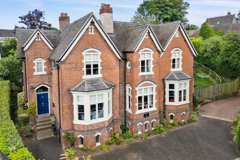 6 bedroom detached house for sale